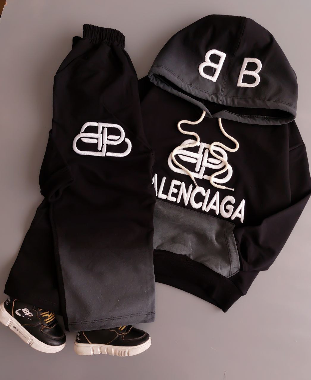 عکس محصول هودی شلوار بالانسیگا گلدوزی گرم بالا - شماره 2