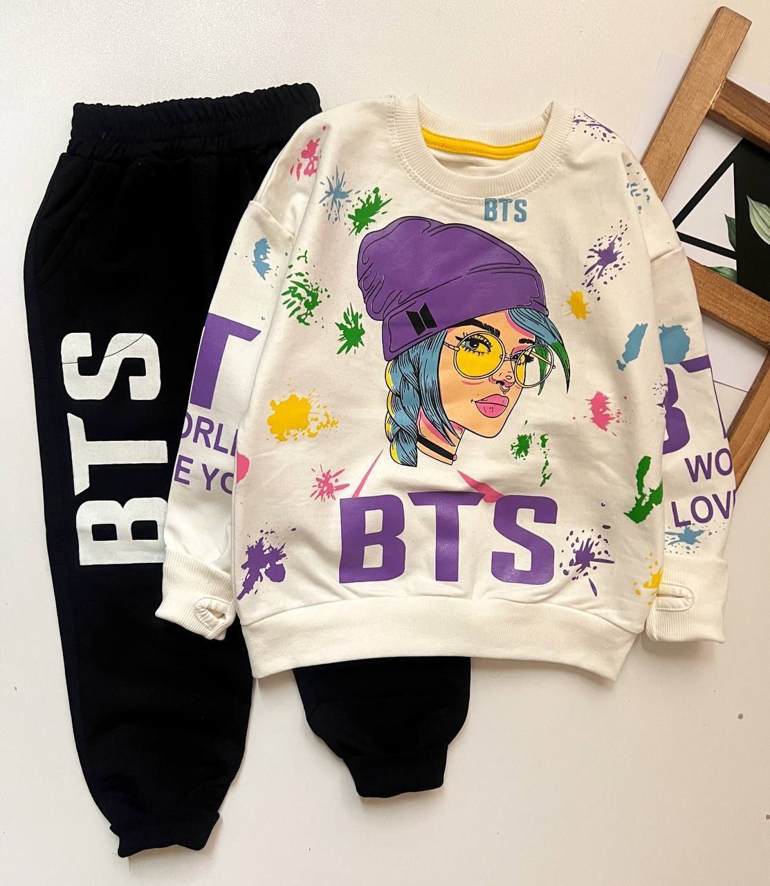 عکس محصول ست بلوز شلوار BTS فینگردار جدید - شماره 2