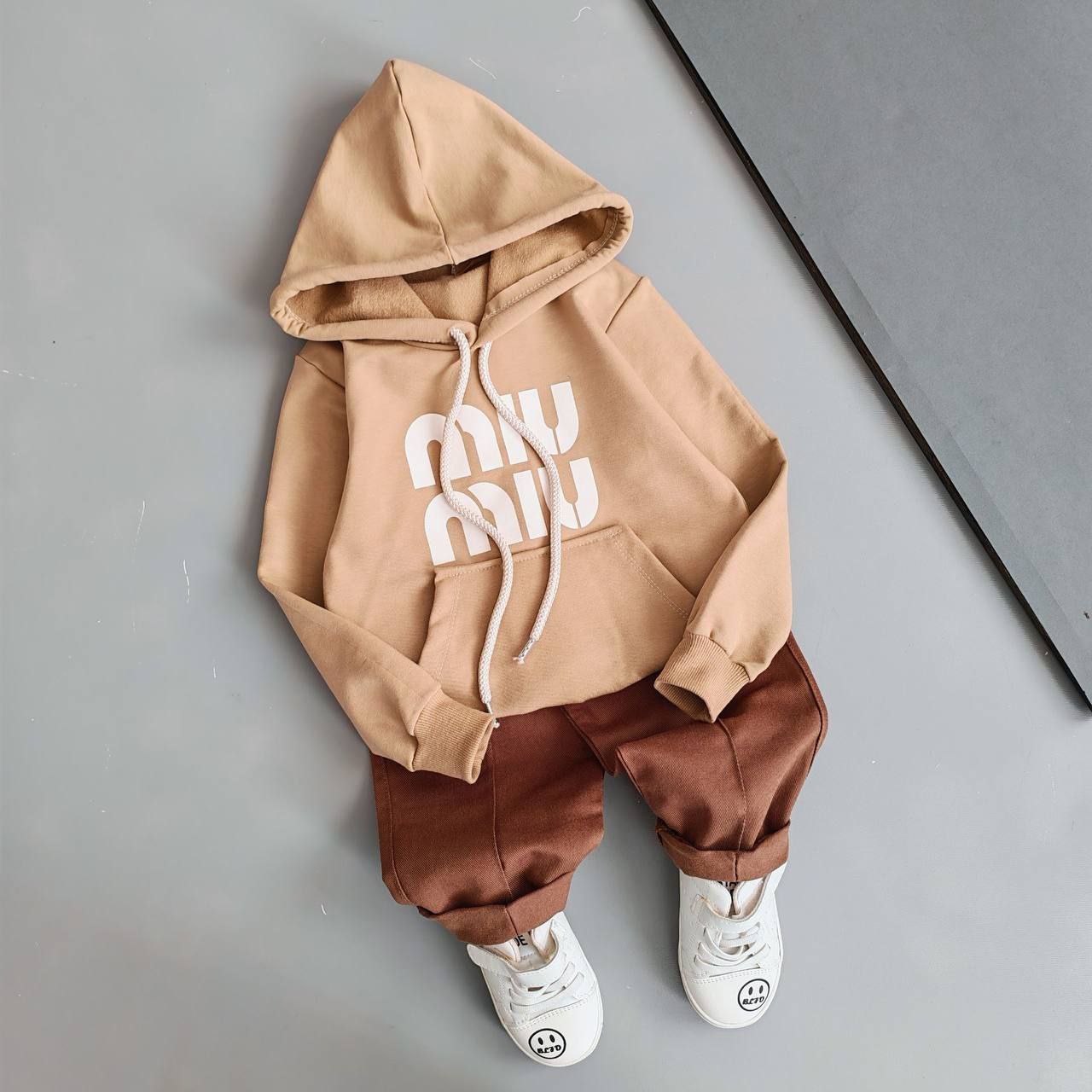 عکس محصول هودی شلوار miu miu - شماره 3