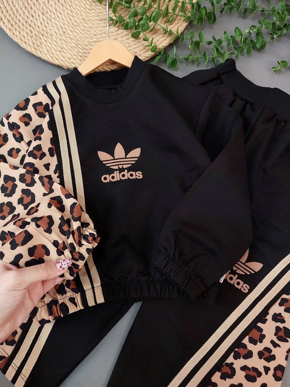 عکس محصول بلوز شلوار پلنگی ادیداس - شماره 4