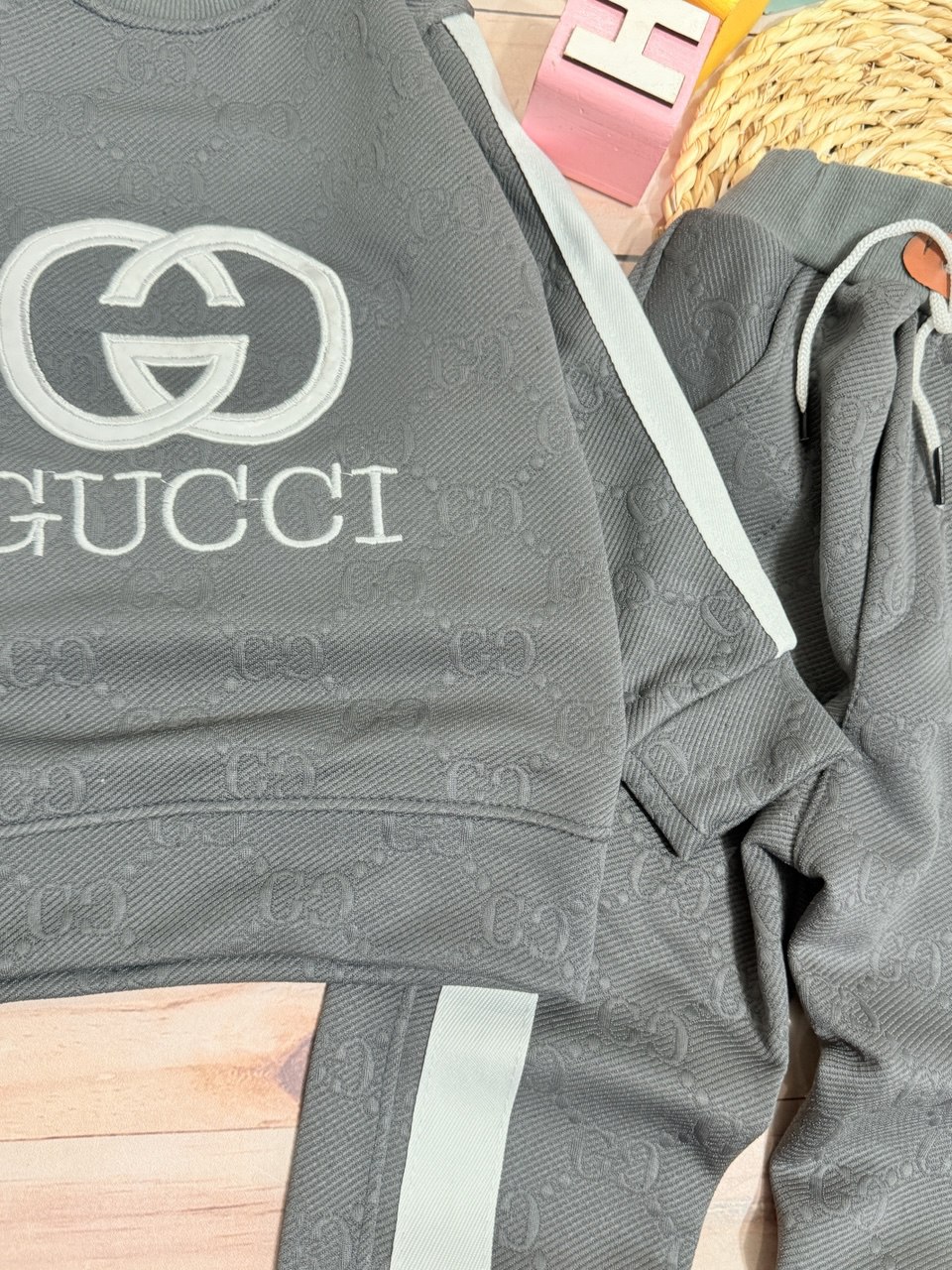 عکس محصول ست بلوز شلوار گوچی ژکارد - شماره 2