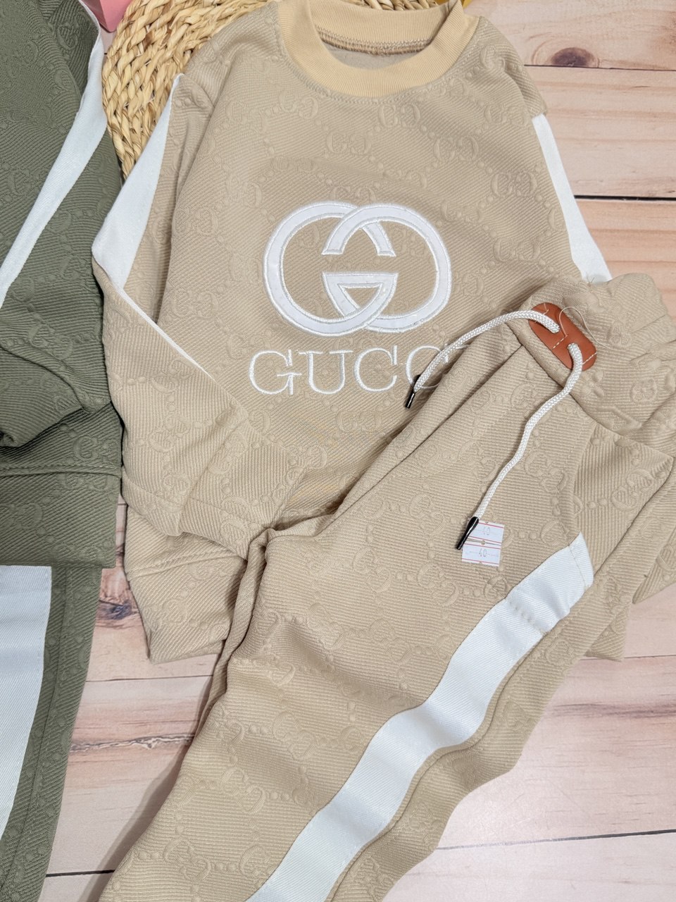 عکس محصول ست بلوز شلوار گوچی ژکارد - شماره 6