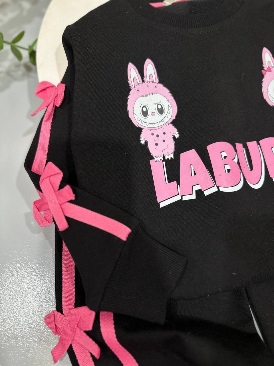 عکس محصول ست بلوز شلوار لبوبوی مشکی جدید - شماره 5