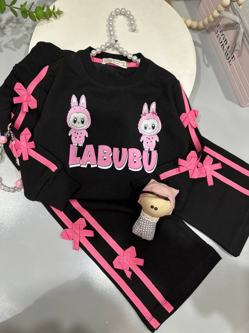 عکس محصول ست بلوز شلوار لبوبوی مشکی جدید - شماره 2