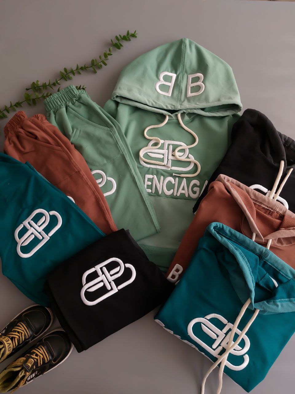 عکس محصول هودی شلوار بالانسیگا گلدوزی گرم بالا - شماره 5