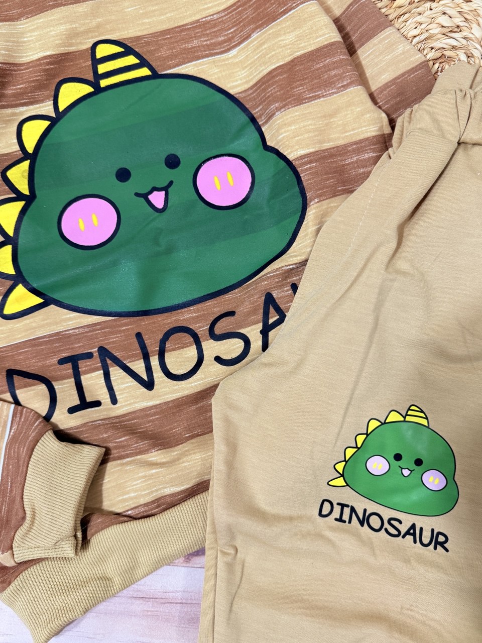 عکس محصول ست بلوز شلوار دایناسور - شماره 3