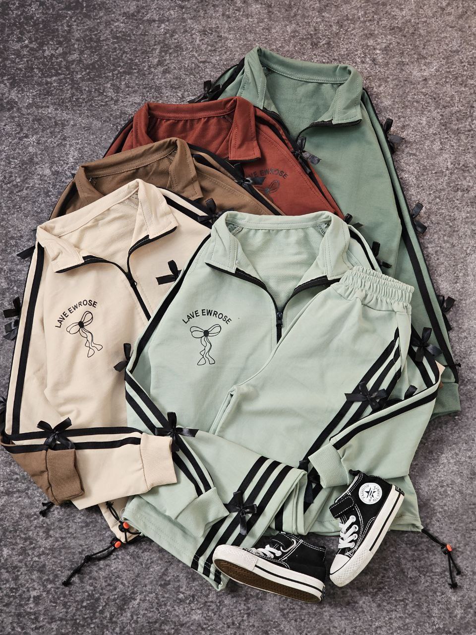 عکس محصول ست سویشرت و شلوار دخترانه laveewrose - شماره 1