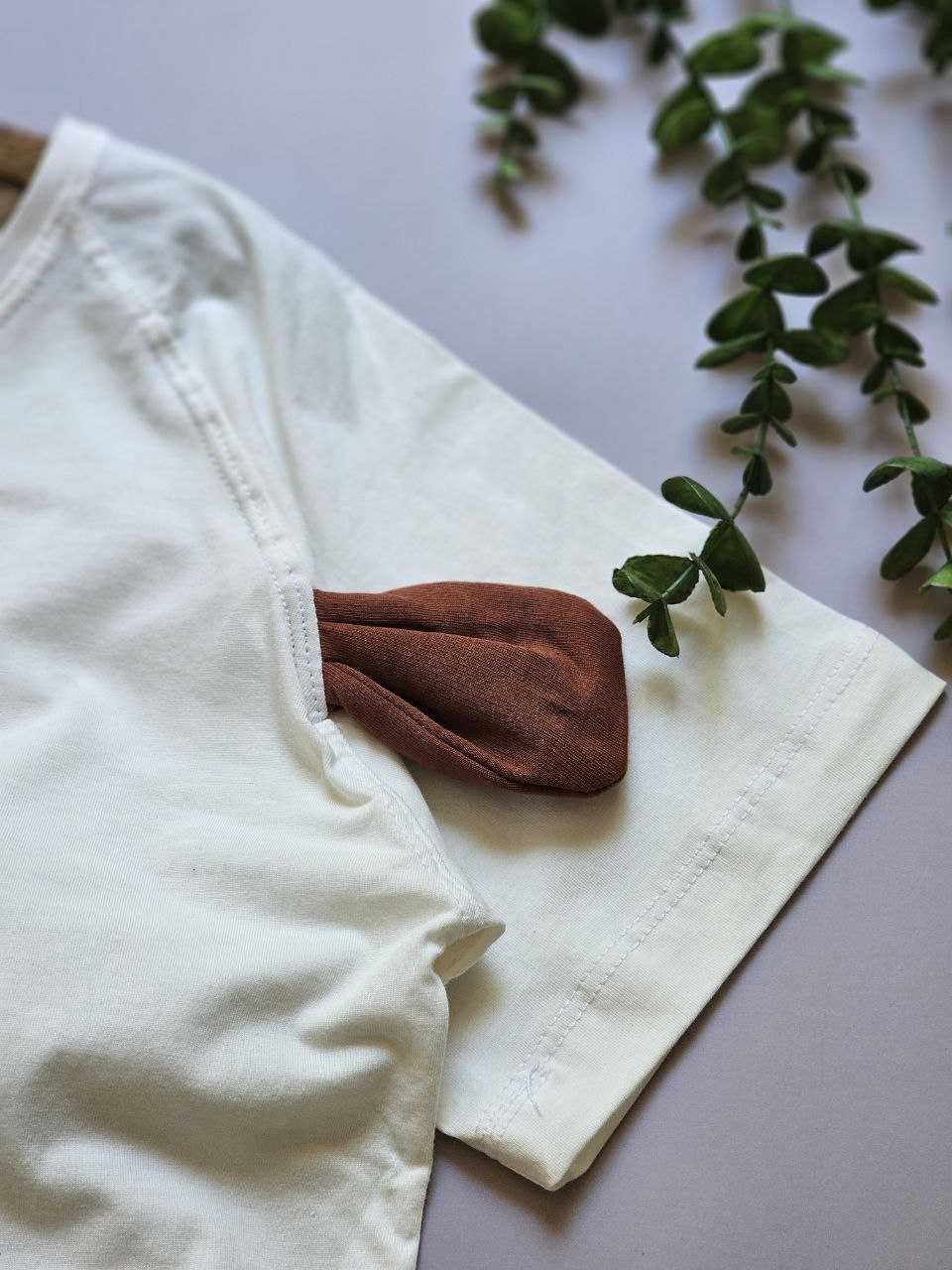 عکس محصول تیشرت شلوارک موش پاپیون قهوه‌ای - شماره 2