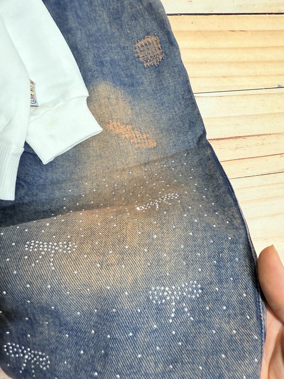 عکس محصول ست پروانه نگین دار با شلوار لی - شماره 4