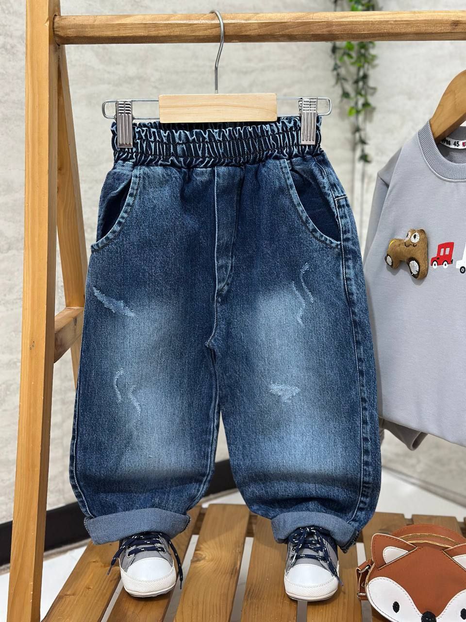 عکس محصول ست بلوز طرح ماشین + شلوار لی عیدانه - شماره 4