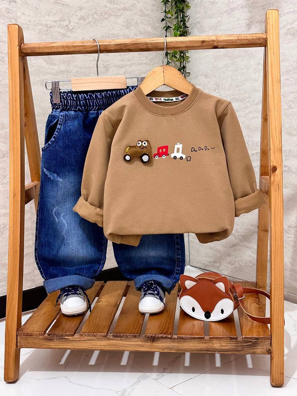 عکس محصول ست بلوز طرح ماشین + شلوار لی عیدانه - شماره 5