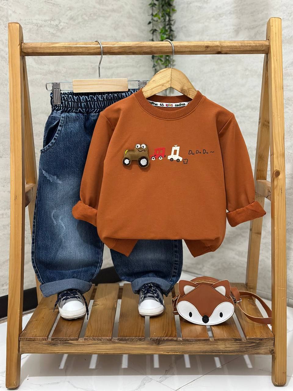 عکس محصول ست بلوز طرح ماشین + شلوار لی عیدانه - شماره 1