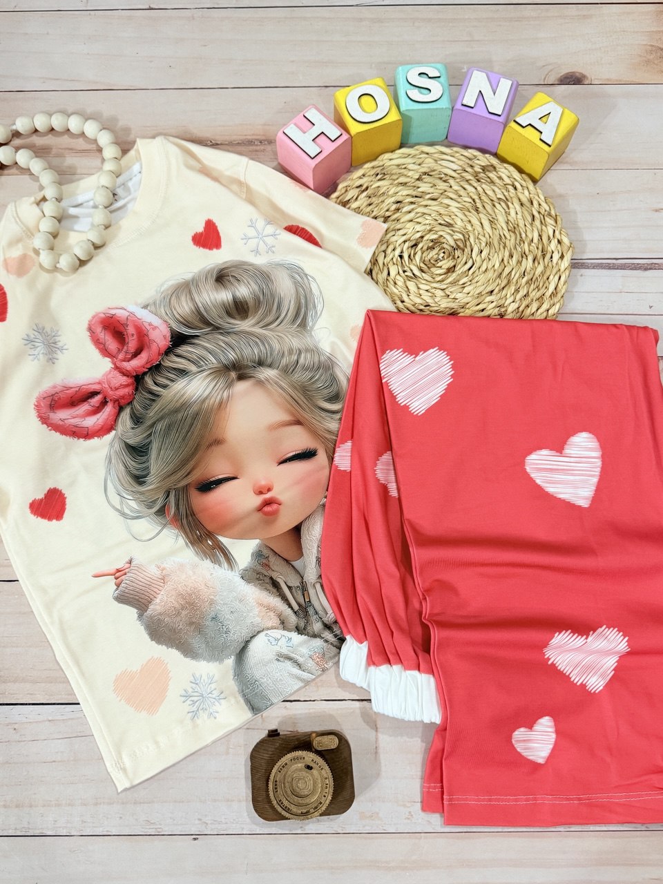 عکس محصول ست آستین کوتاه با شلوار دختر مو طلایی - شماره 1