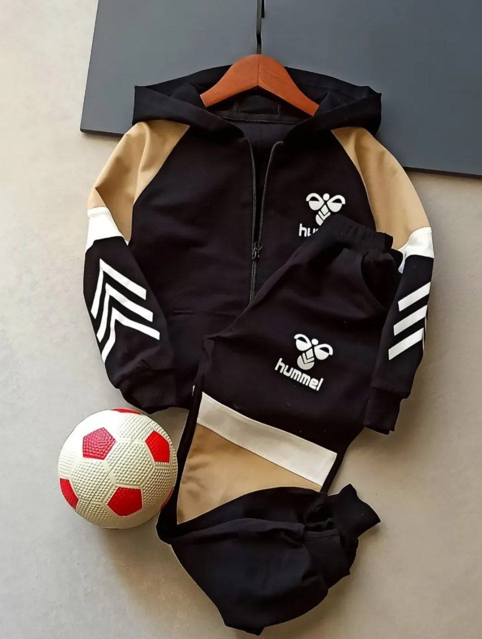 عکس محصول سویشرت شلوار hummel - شماره 1