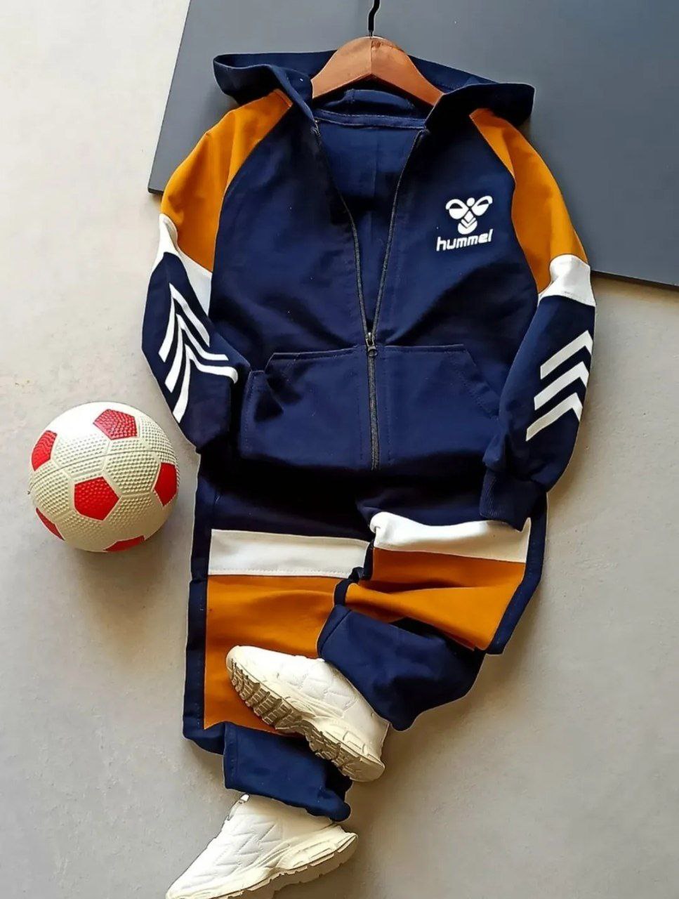 عکس محصول سویشرت شلوار hummel - شماره 4