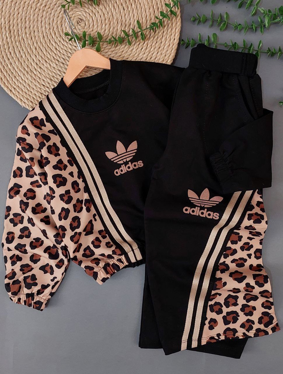 عکس محصول بلوز شلوار پلنگی ادیداس - شماره 1