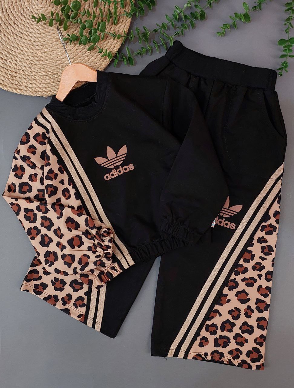 عکس محصول بلوز شلوار پلنگی ادیداس - شماره 5